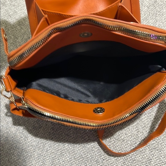 Elegant Tan Leather Bag - Picture 10 of 15